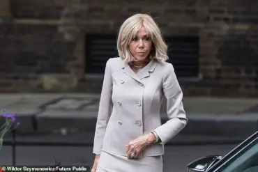 Late-Breaking: French First Lady's Distant Demeanor During UK State Visit Unveiled as Result of Recent Personal Tragedy – Sister's Passing Just Days Before Trip