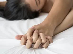 The Controversy Over the 'Cinderella Rule': Reviving Intimacy Through Time-Limited Encounters