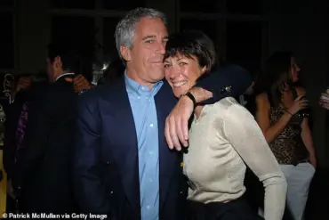 Tucker Carlson Alleges Trump Administration Conceals Epstein Files Information to Protect U.S. and Israeli Intelligence, Reigniting MAGA Tensions