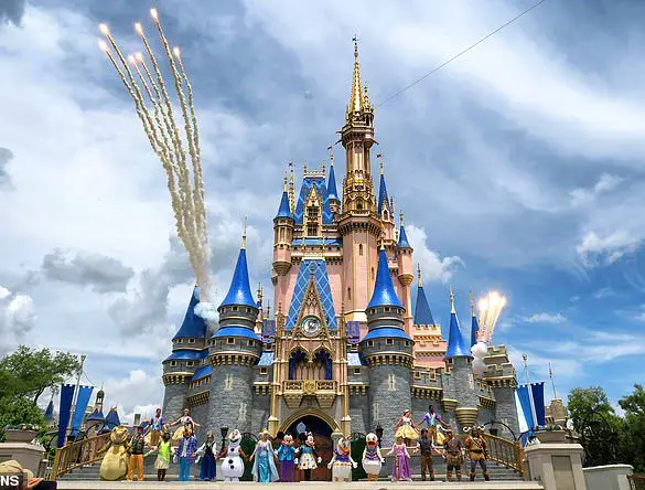 Breaking: Former Disney World Employee Exposes Low Wages and Relentless Pressure Behind the Magic