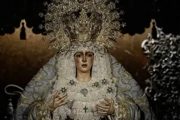 Controversy Over Restoration of Seville's La Macarena Statue as Worshippers Criticize Altered Appearance