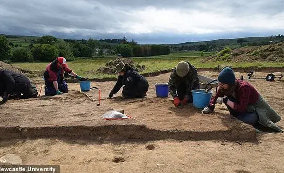 Florida Archaeology Student Discovers Rare Ninth-Century Gold Medal During First Excavation in England