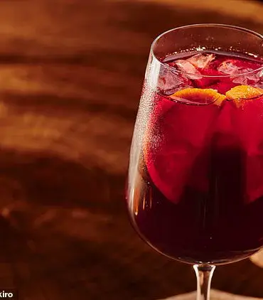 Ice in Pints: A New Trend Challenging UK Drinking Traditions