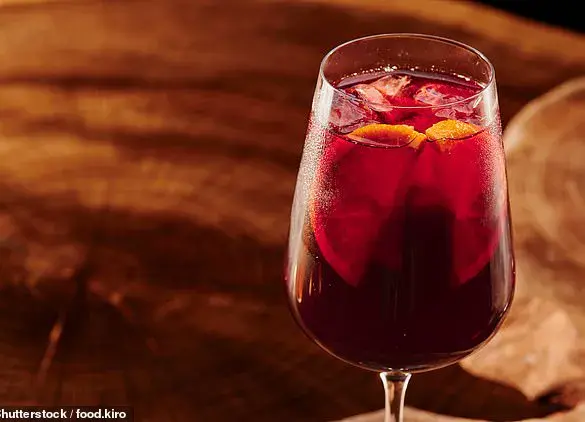 Ice in Pints: A New Trend Challenging UK Drinking Traditions
