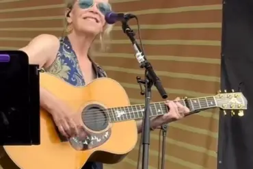 Mary Chapin Carpenter Makes Surprise Return at 2025 Newport Folk Festival, Decades After Last Performance