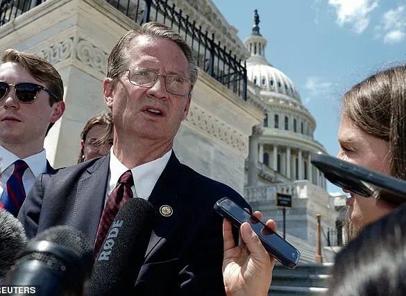 Heated Verbal Exchange Between Congressman Tim Burchett and Protester Draws Scrutiny Amid New Video and Conflicting Accounts