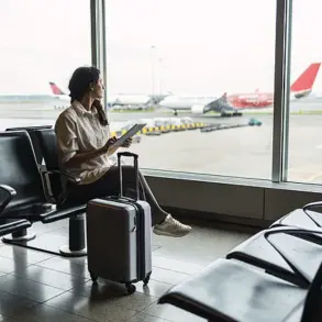 Travelers Urged to Reconsider Bringing Valuable Jewelry on Vacation Amid Hidden Dangers, Says Safety Expert